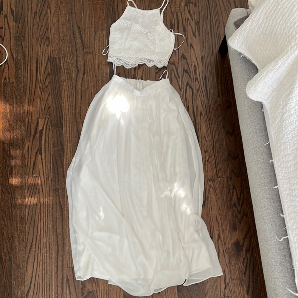 Lulus lace two piece maxi skirt & crop top